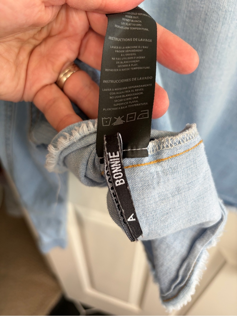 Great condition size L Buffalo David Bitton Light Blue Cropped Denim Shirt. - Picture 10 of 10